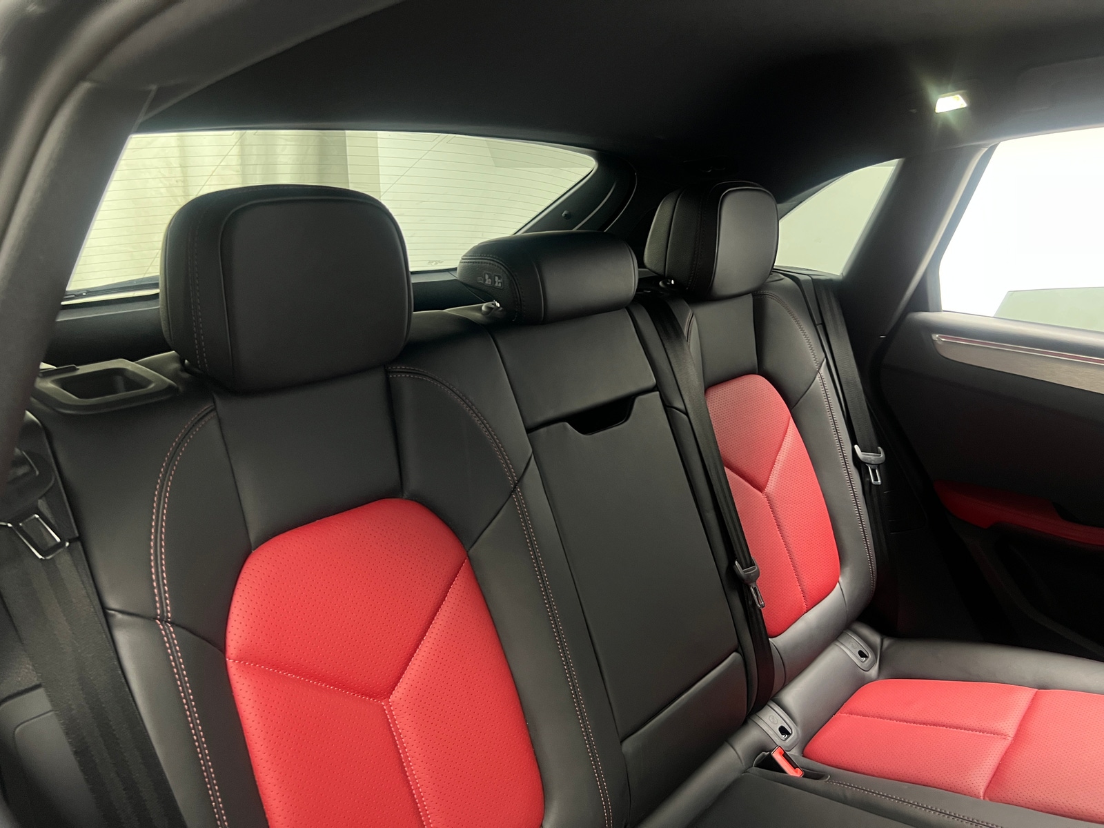 Thumbnail: 2022 Porsche Macan - 5