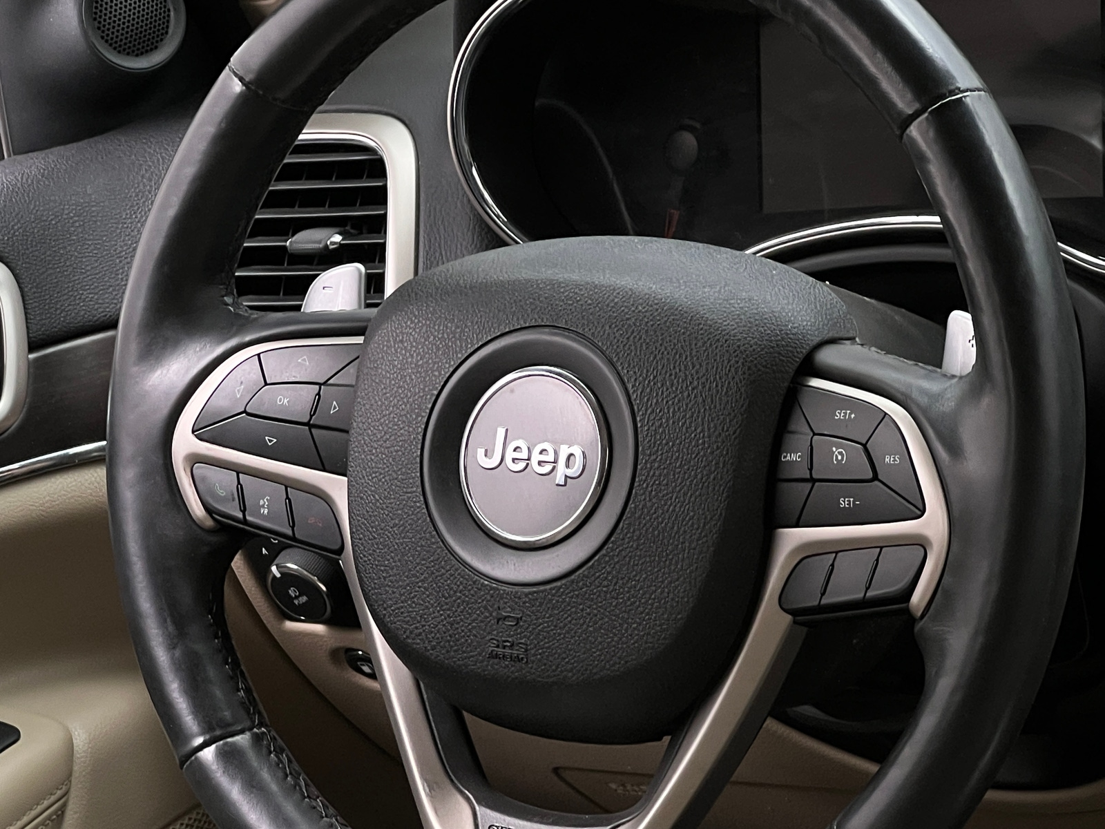 Thumbnail: 2017 Jeep Grand Cherokee - 4