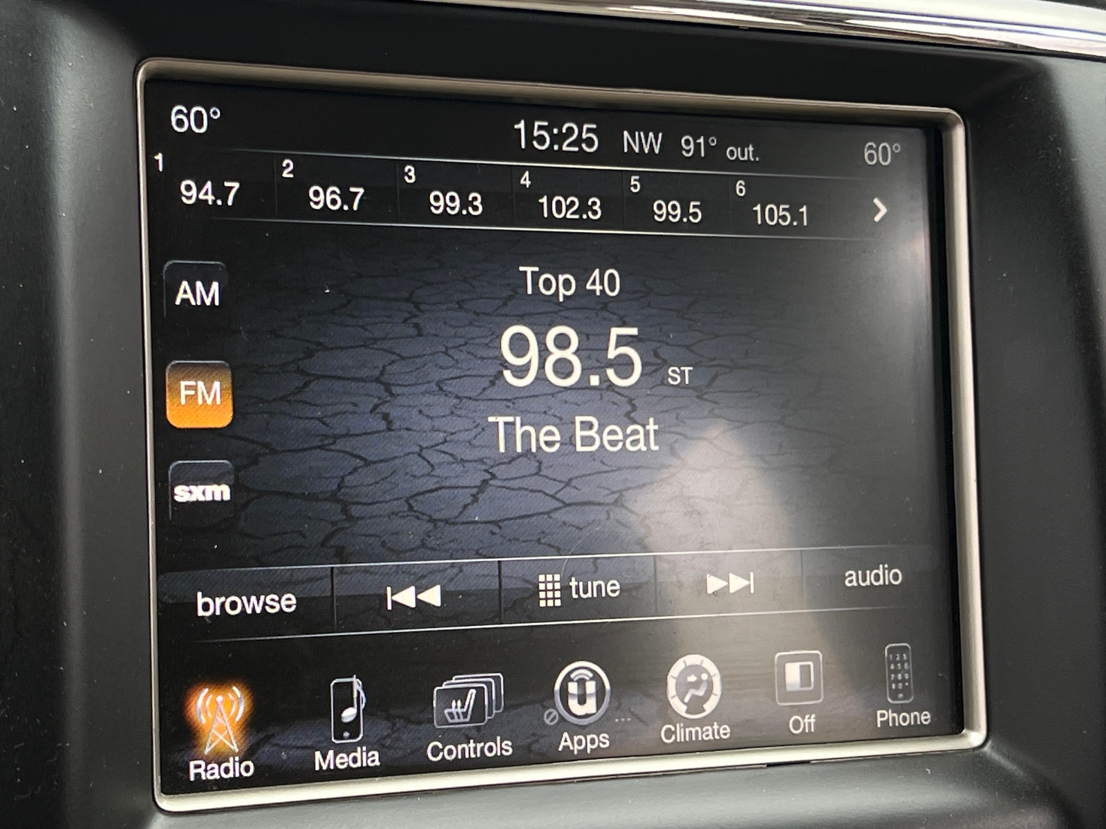 Thumbnail: 2017 Jeep Grand Cherokee - 3