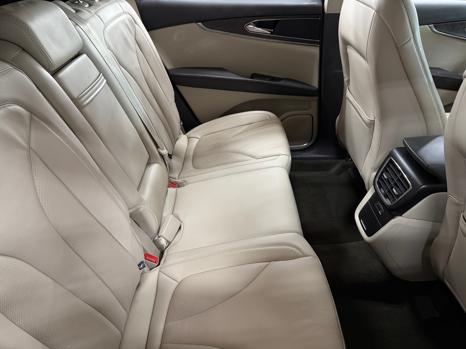 Thumbnail: 2019 Lincoln Nautilus - 5