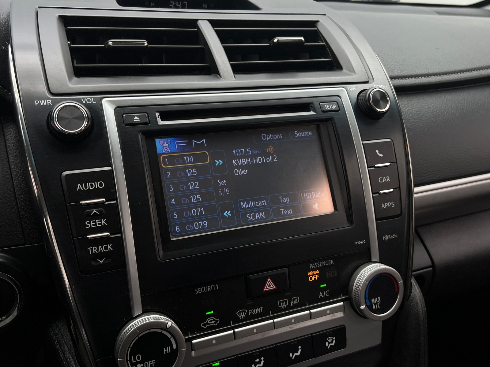 Thumbnail: 2013 Toyota Camry - 3