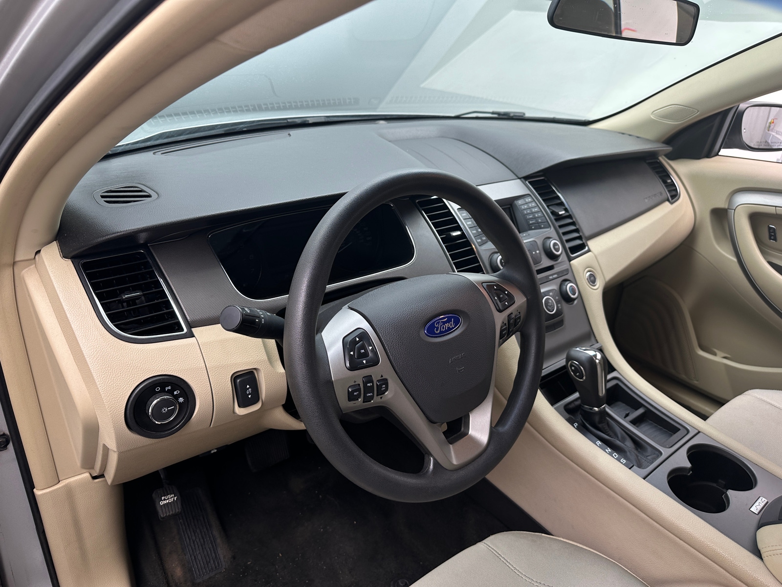 Thumbnail: 2016 Ford Taurus - 3