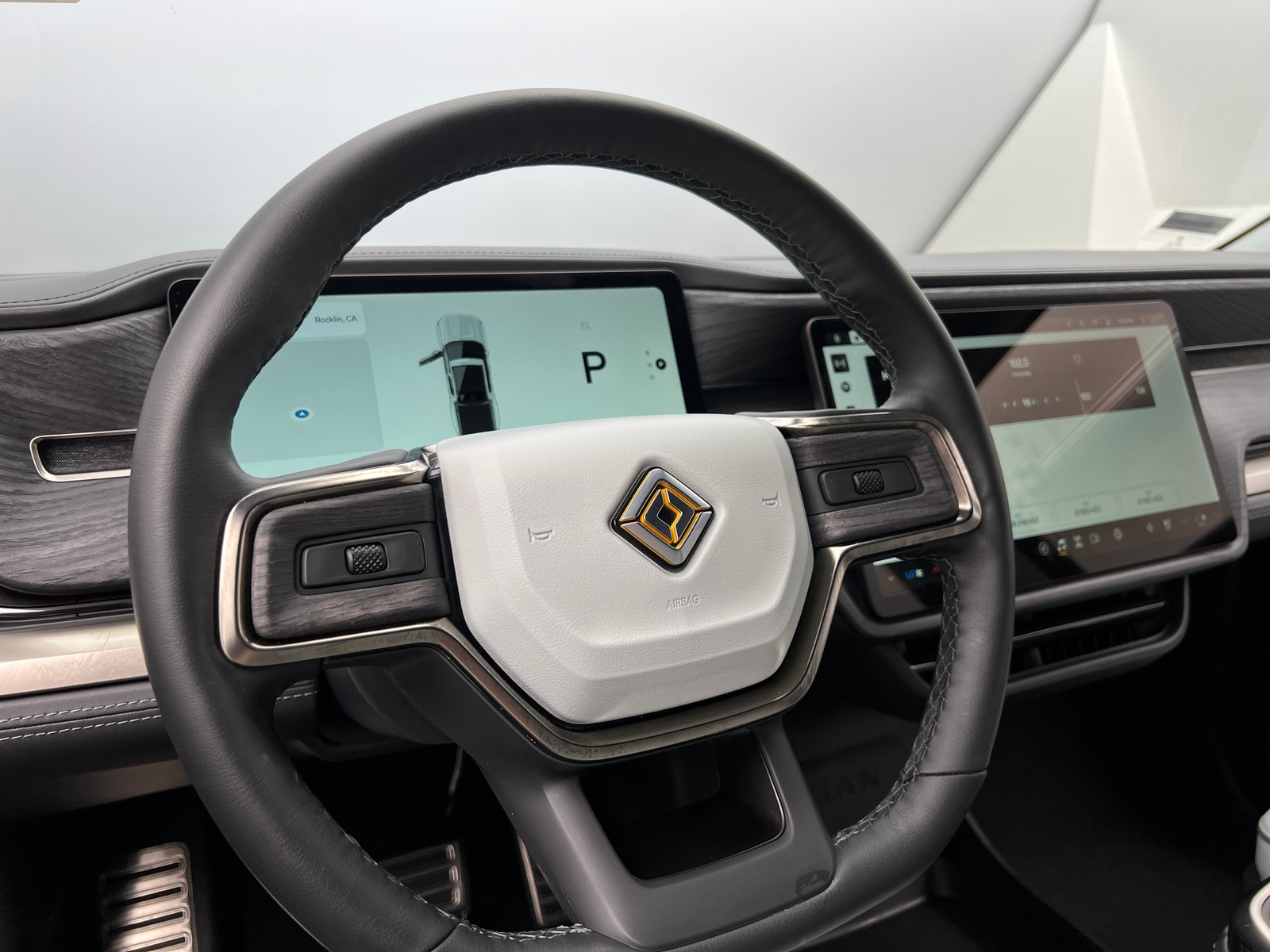 Thumbnail: 2023 Rivian R1T - 4