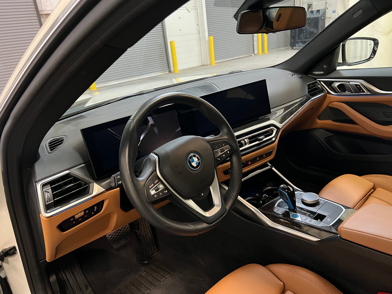 Thumbnail: 2023 BMW i4 - 2