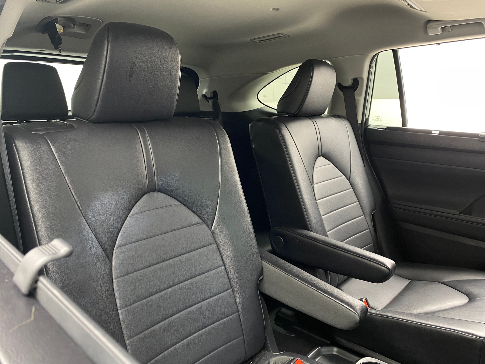 Thumbnail: 2022 Toyota Highlander - 5