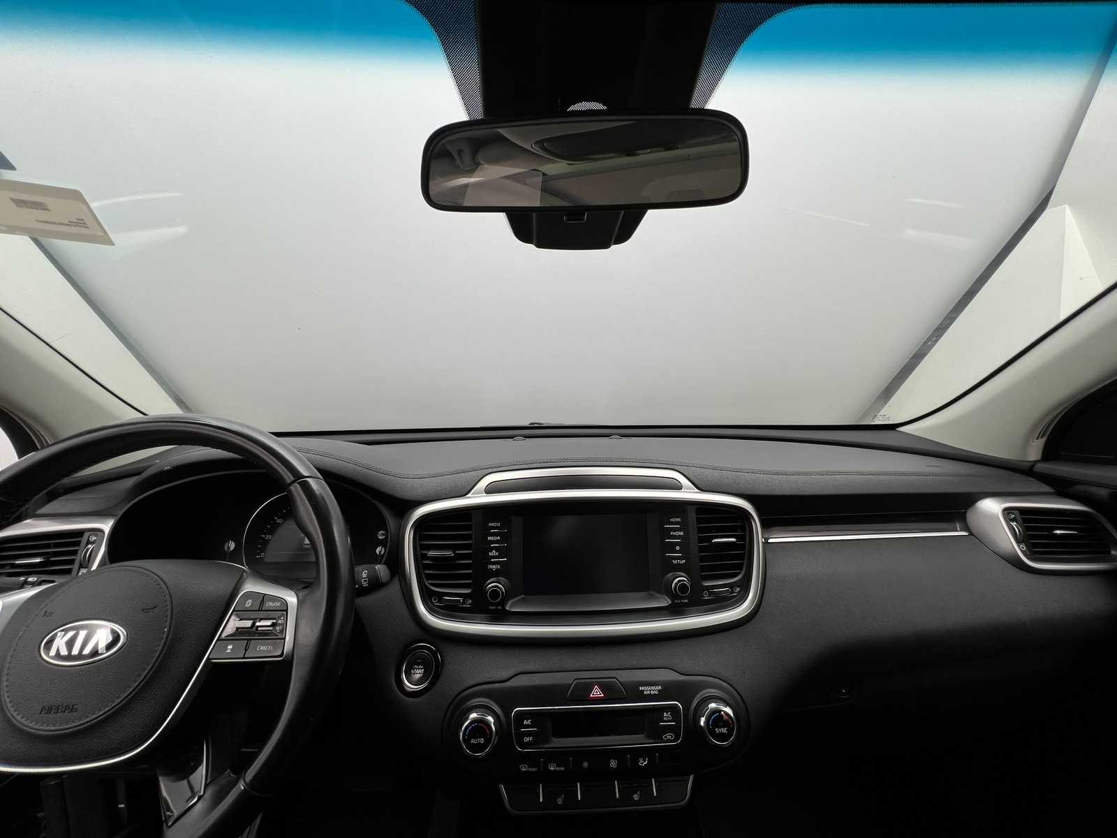 Thumbnail: 2020 Kia Sorento - 2