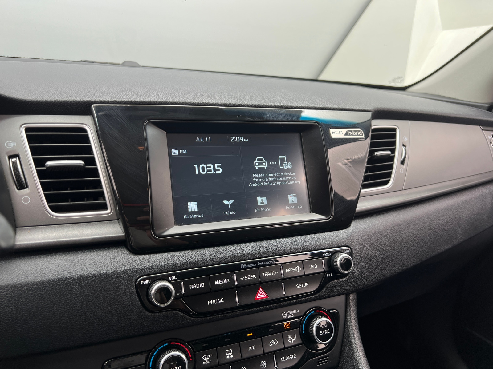 Thumbnail: 2019 Kia Niro - 4