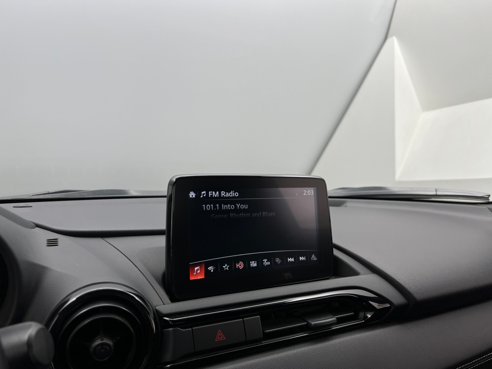 Thumbnail: 2020 Mazda MX-5 Miata - 4