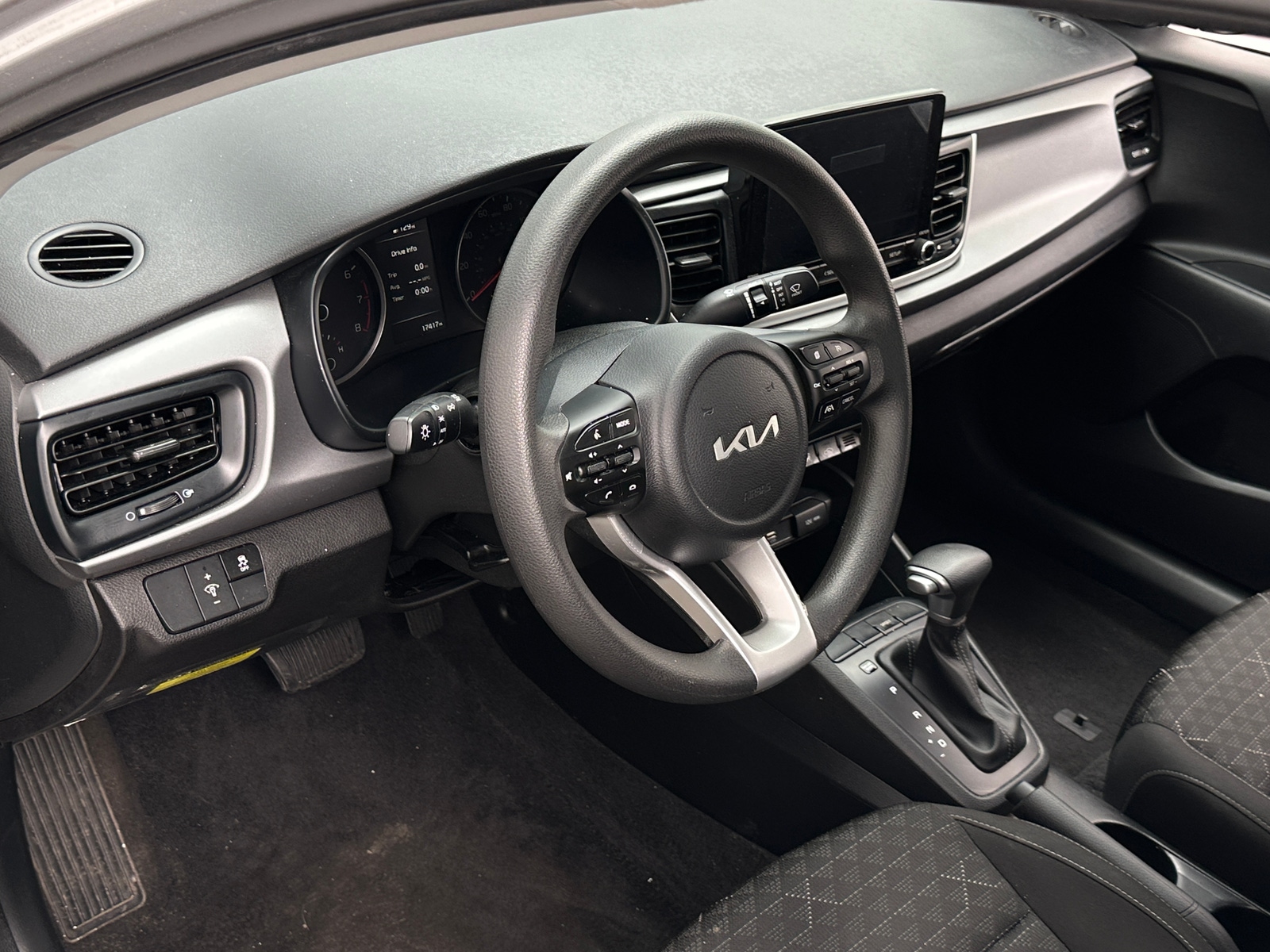 Thumbnail: 2023 Kia Rio - 3