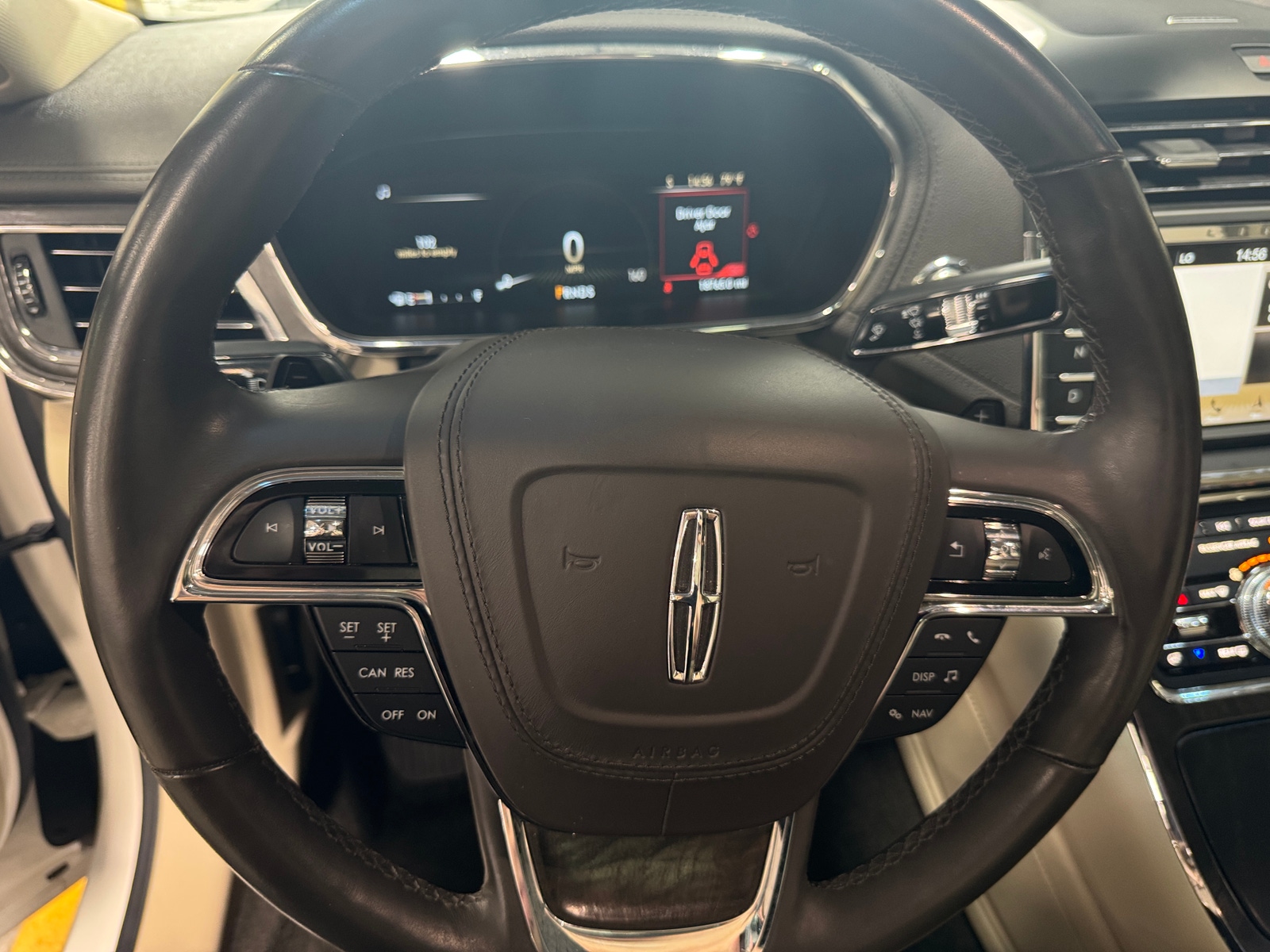 Thumbnail: 2017 Lincoln Continental - 4