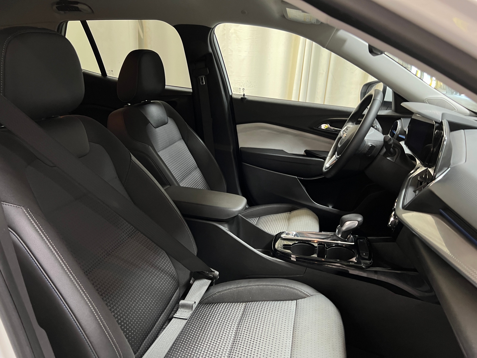 Thumbnail: 2024 Chevrolet Trax - 2