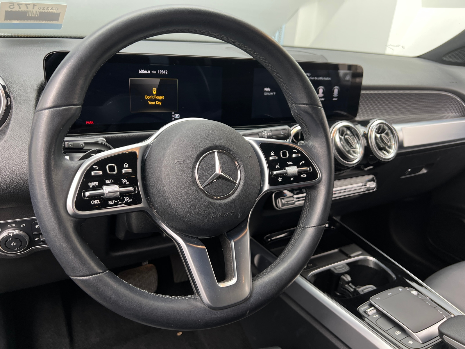 Thumbnail: 2022 Mercedes-Benz GLB - 4