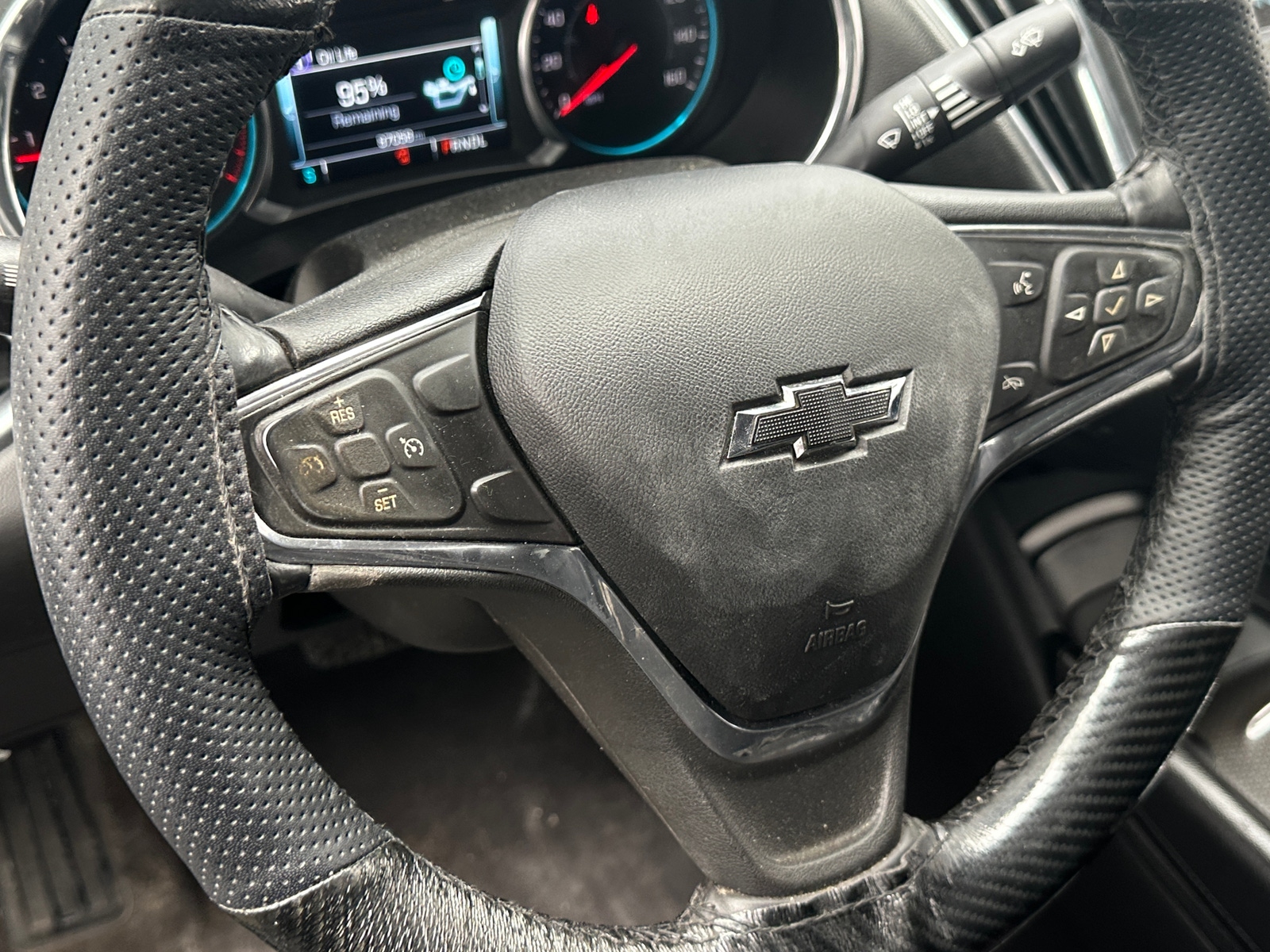 Thumbnail: 2017 Chevrolet Malibu - 5