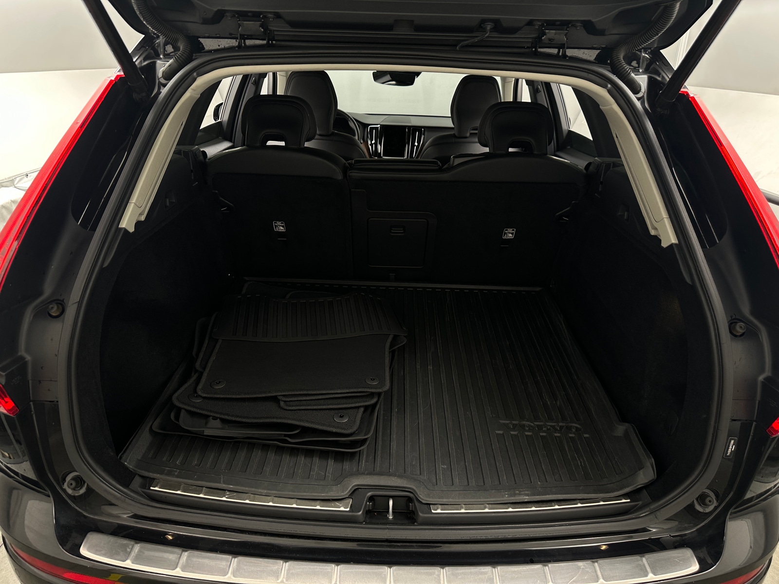 Thumbnail: 2021 Volvo XC60 - 6