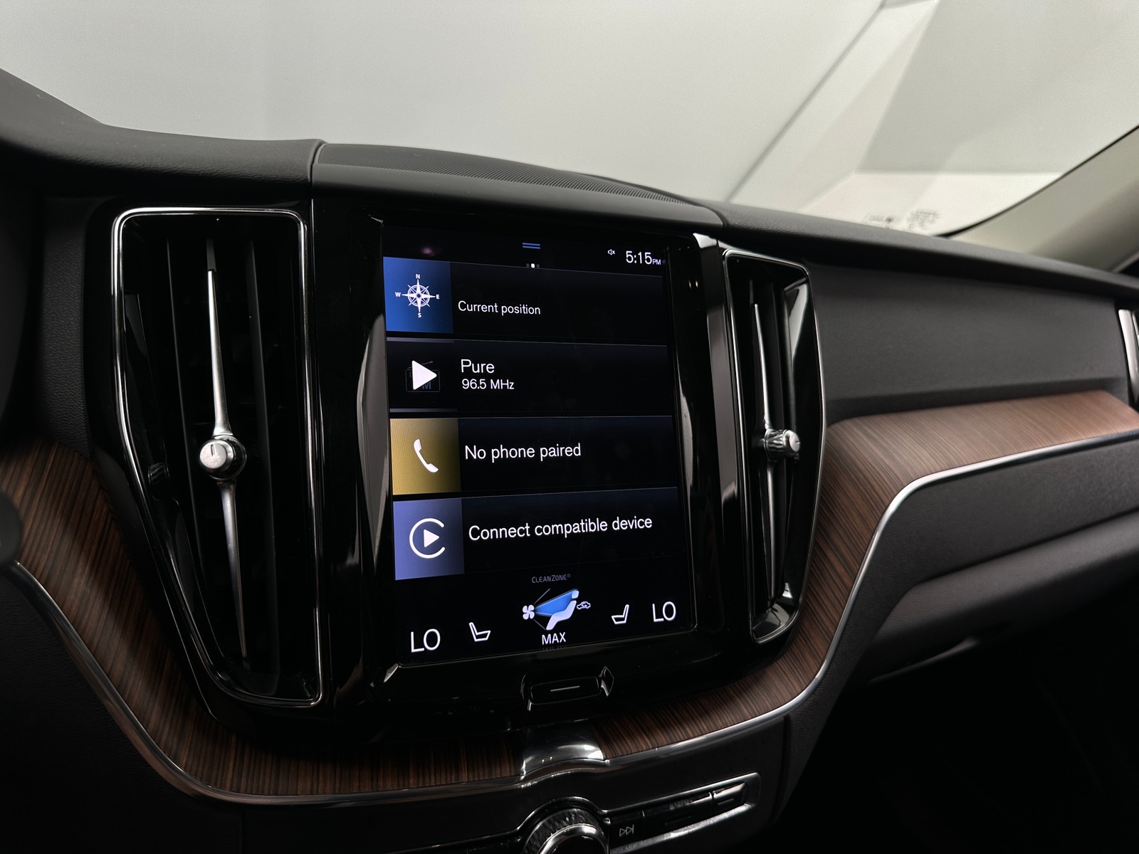 Thumbnail: 2021 Volvo XC60 - 3