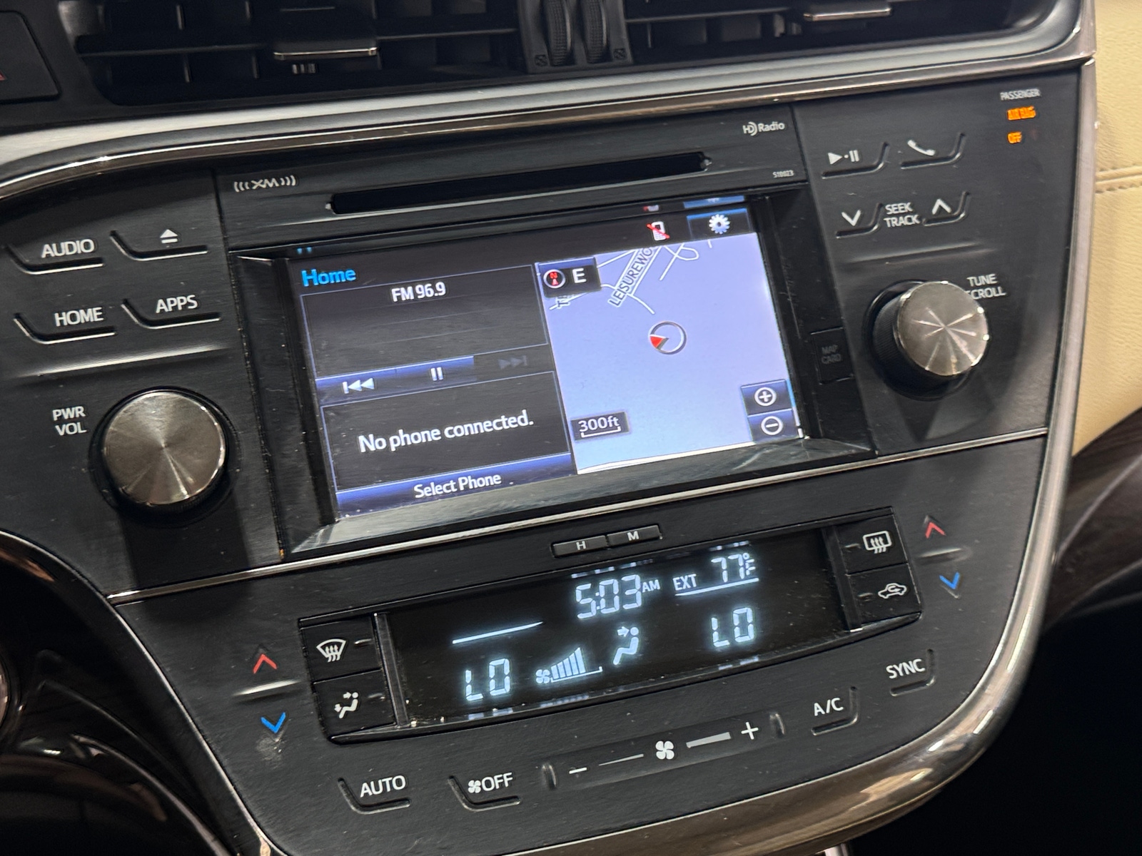 Thumbnail: 2015 Toyota Avalon - 3