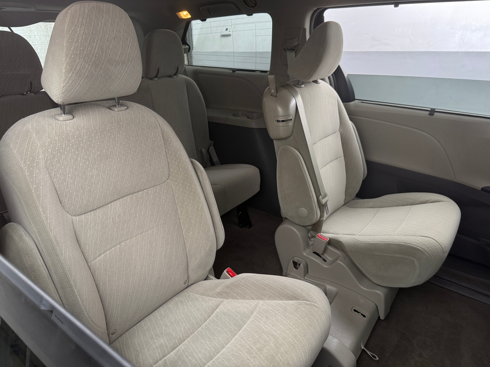 Thumbnail: 2018 Toyota Sienna - 6