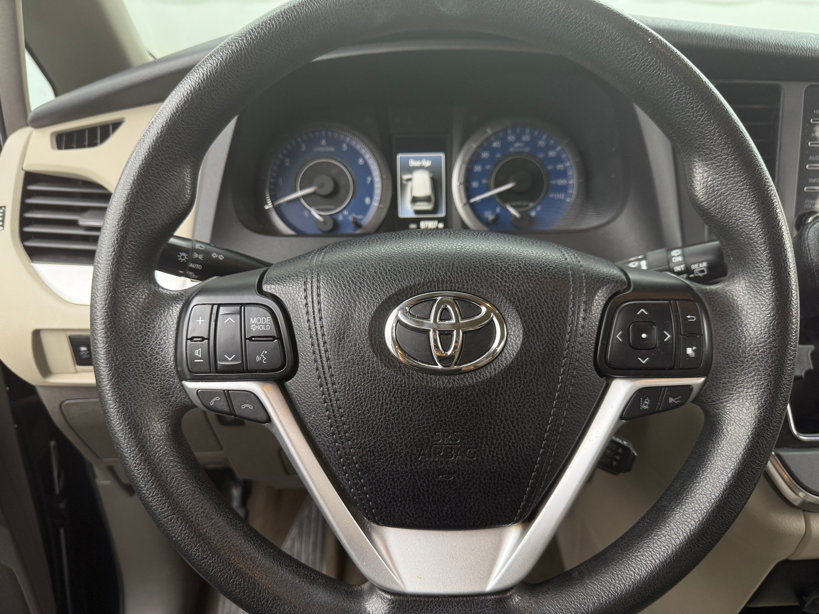 Thumbnail: 2018 Toyota Sienna - 5
