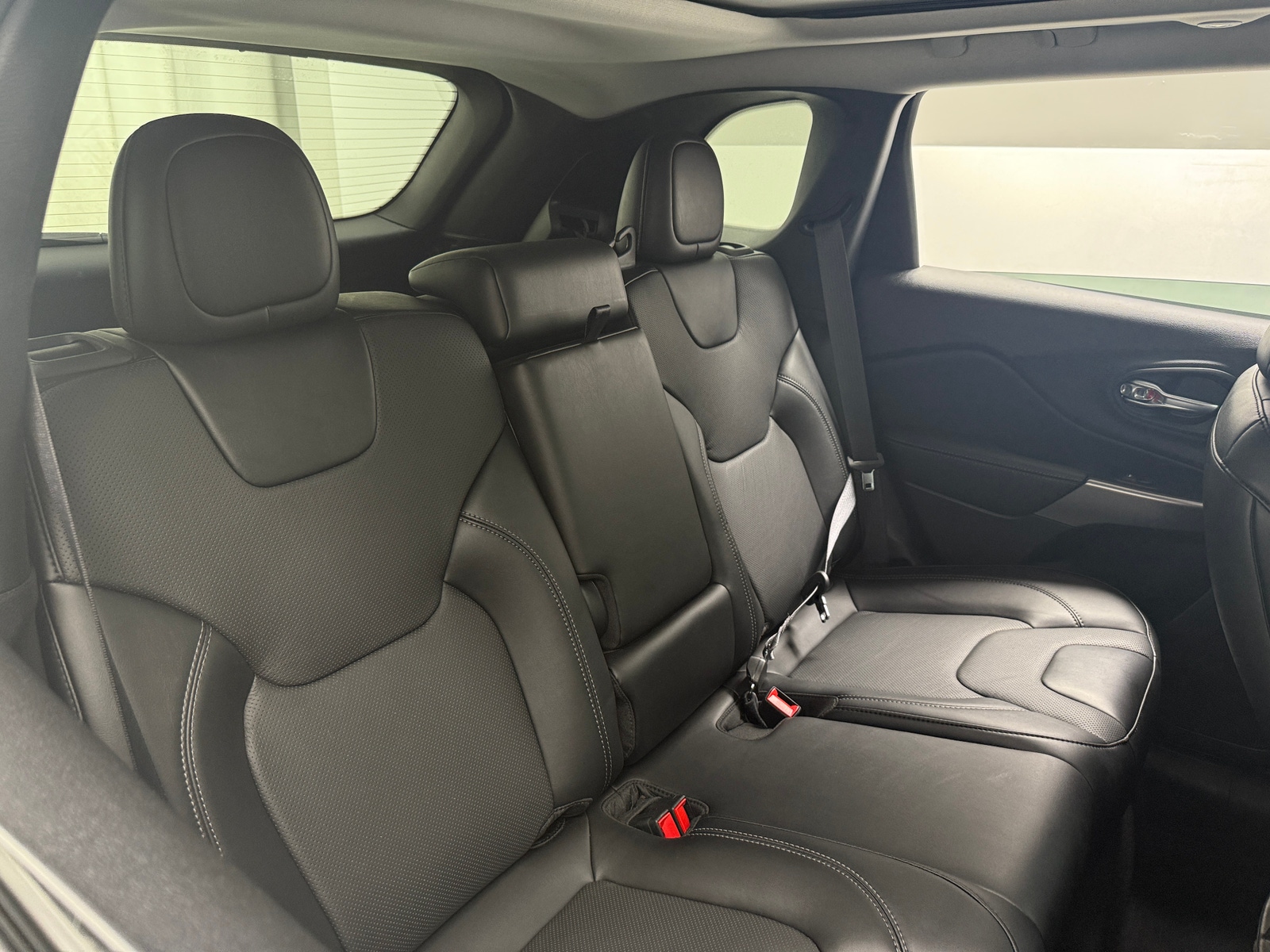 Thumbnail: 2022 Jeep Cherokee - 5