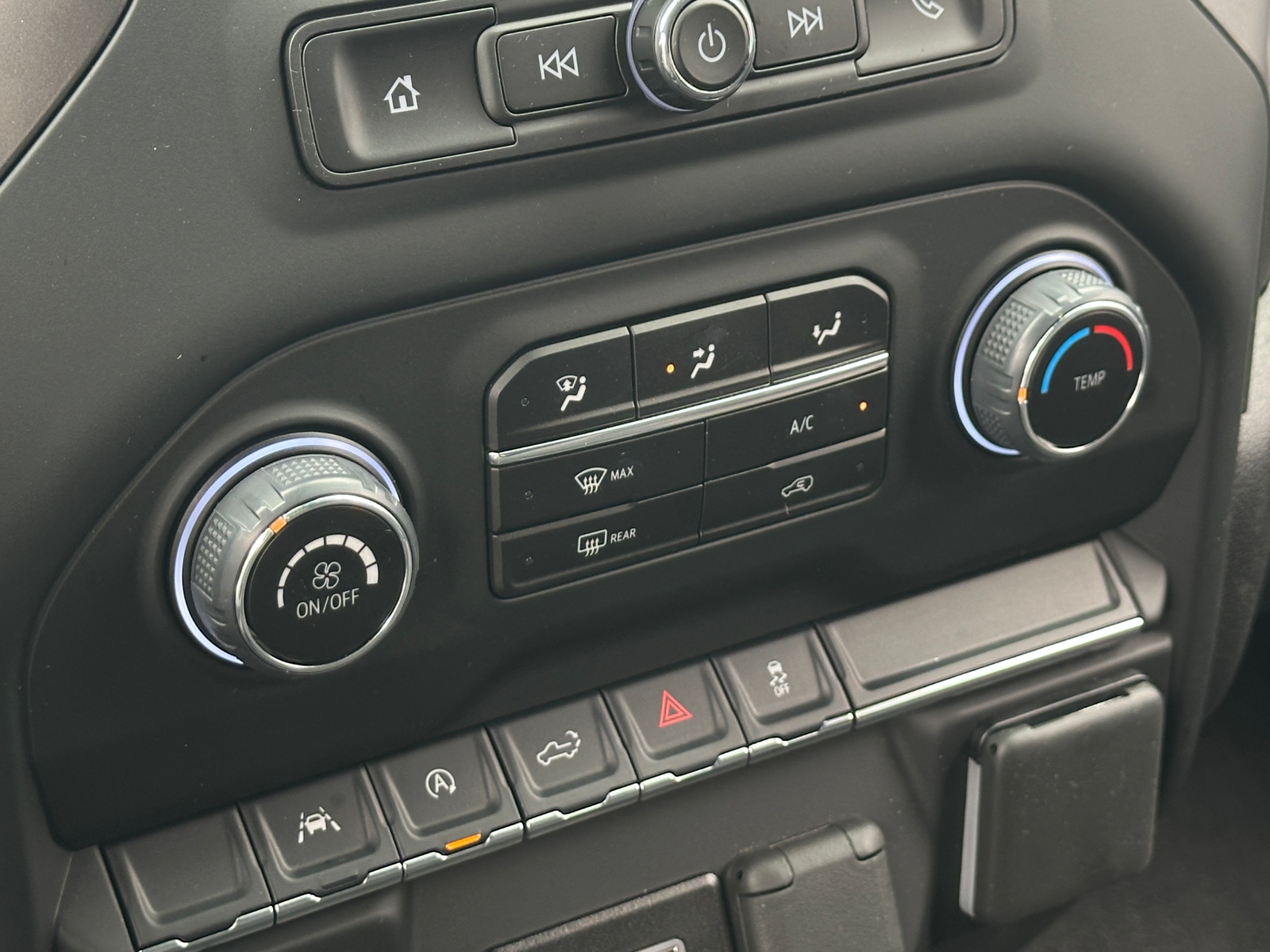 Thumbnail: 2024 Chevrolet Silverado 1500 - 4