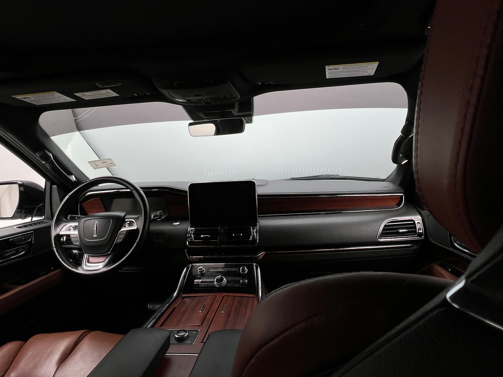 Thumbnail: 2020 Lincoln Navigator L - 2