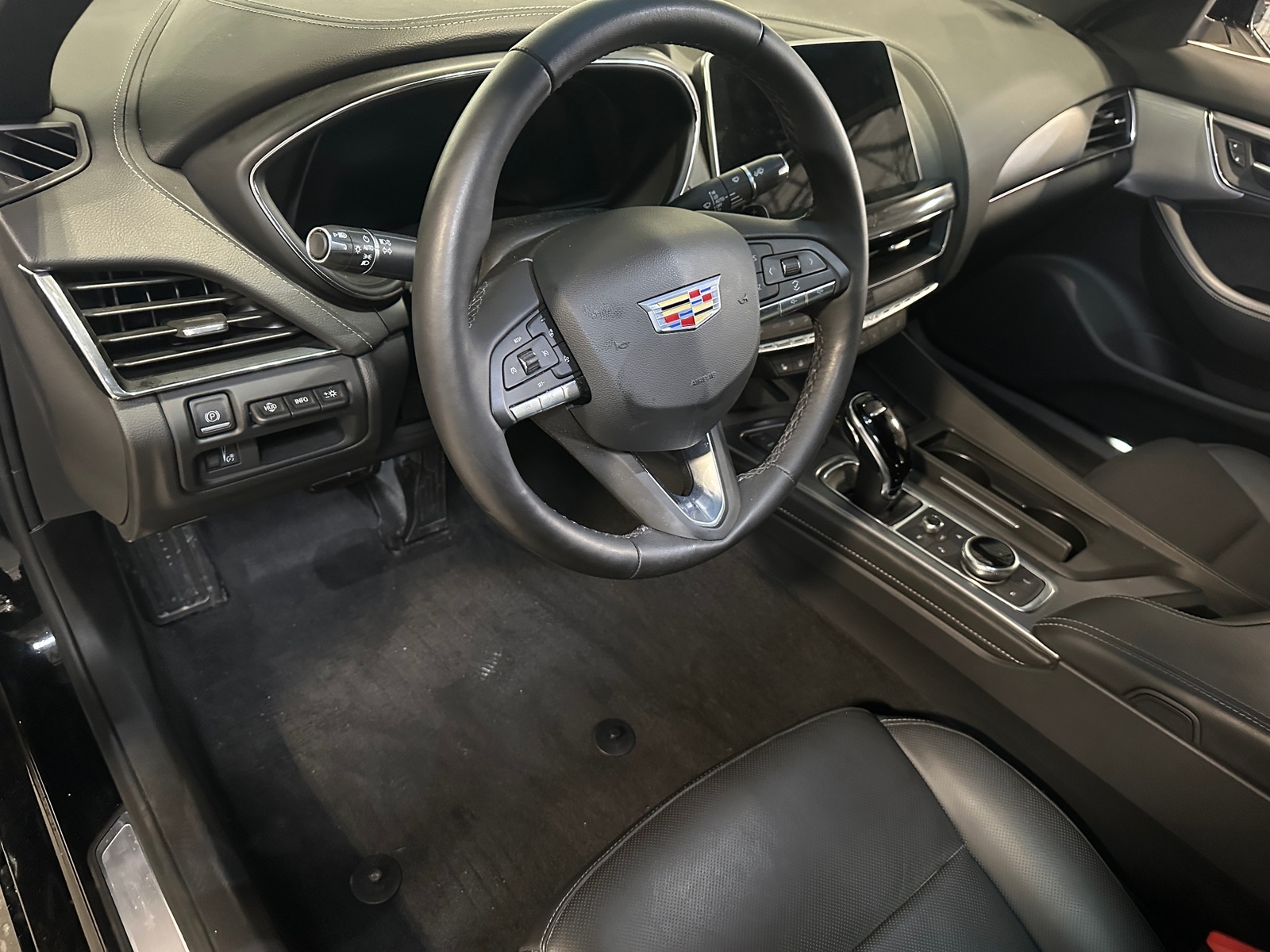 Thumbnail: 2022 Cadillac CT5 - 2
