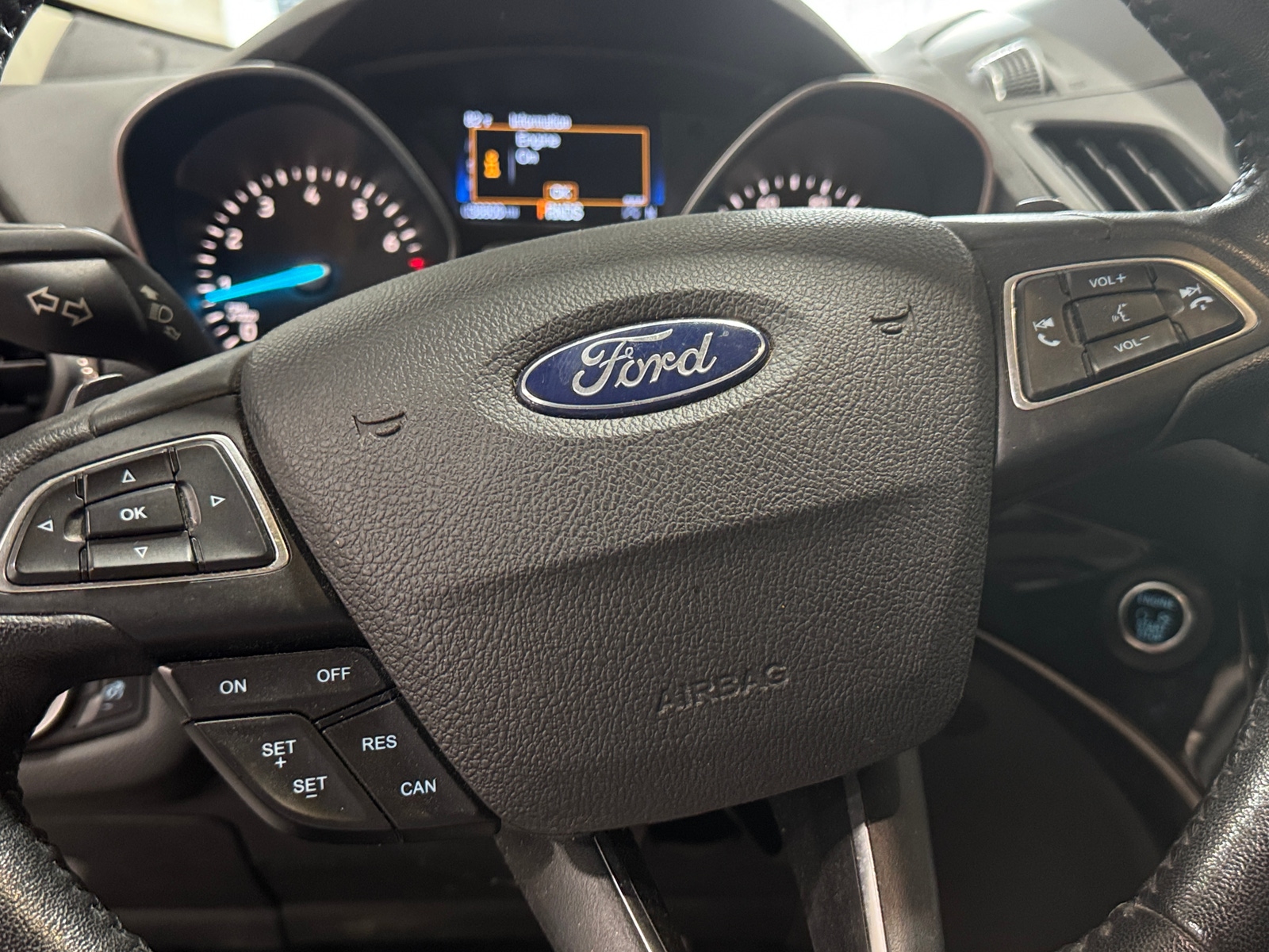 Thumbnail: 2017 Ford Escape - 4