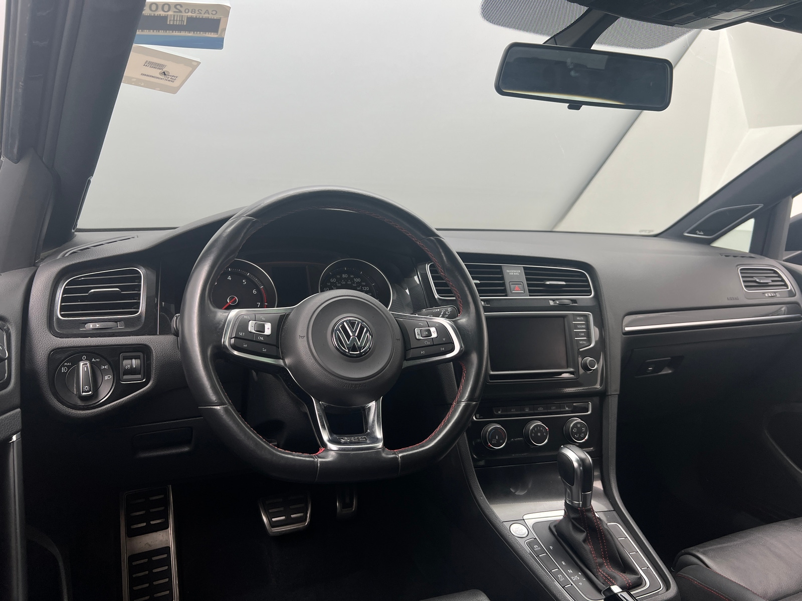 Thumbnail: 2016 Volkswagen Golf - 3