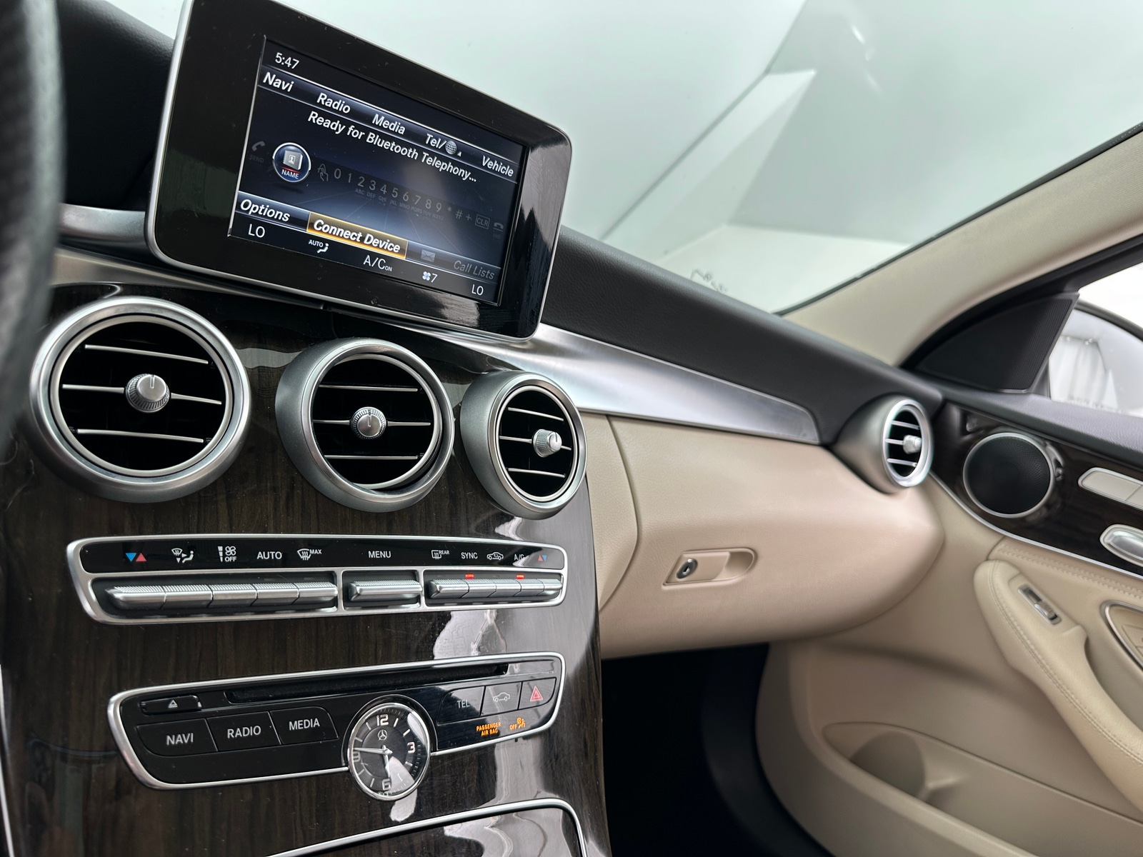 Thumbnail: 2016 Mercedes-Benz C-Class - 3