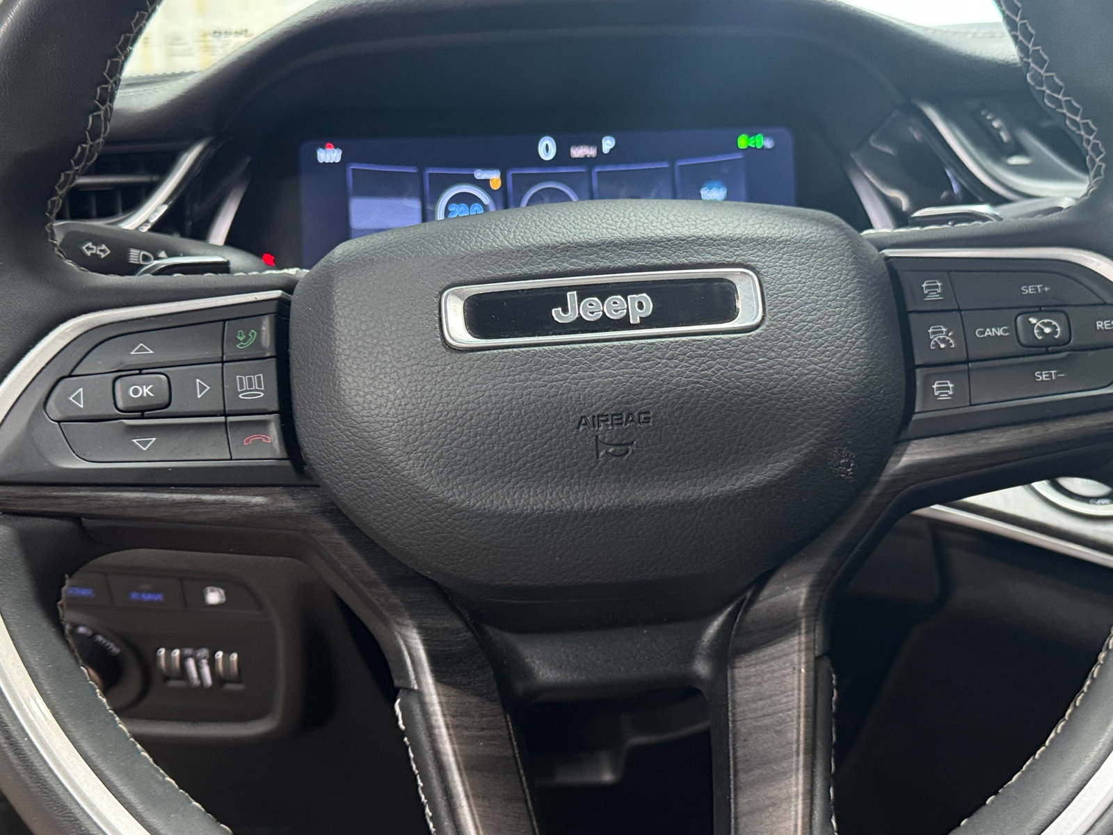 Thumbnail: 2023 Jeep Grand Cherokee - 4