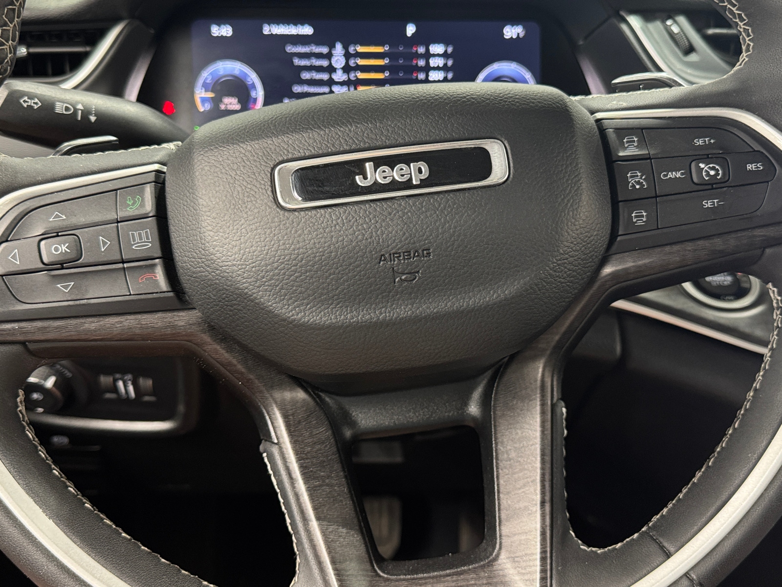 Thumbnail: 2023 Jeep Grand Cherokee L - 4