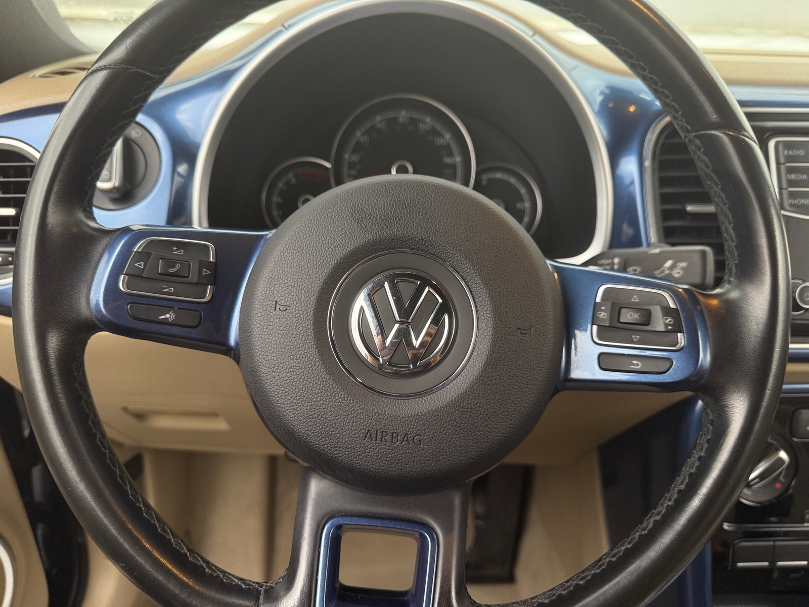 Thumbnail: 2017 Volkswagen Beetle - 4