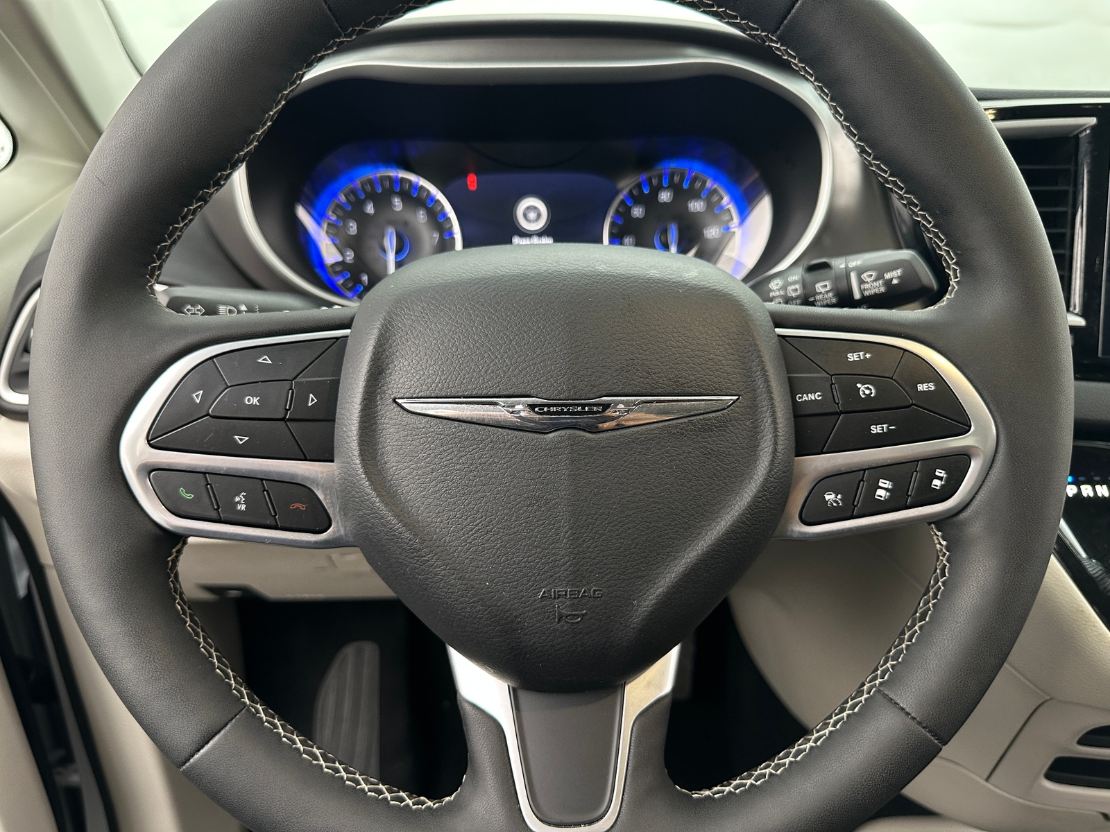 Thumbnail: 2024 Chrysler Pacifica - 4