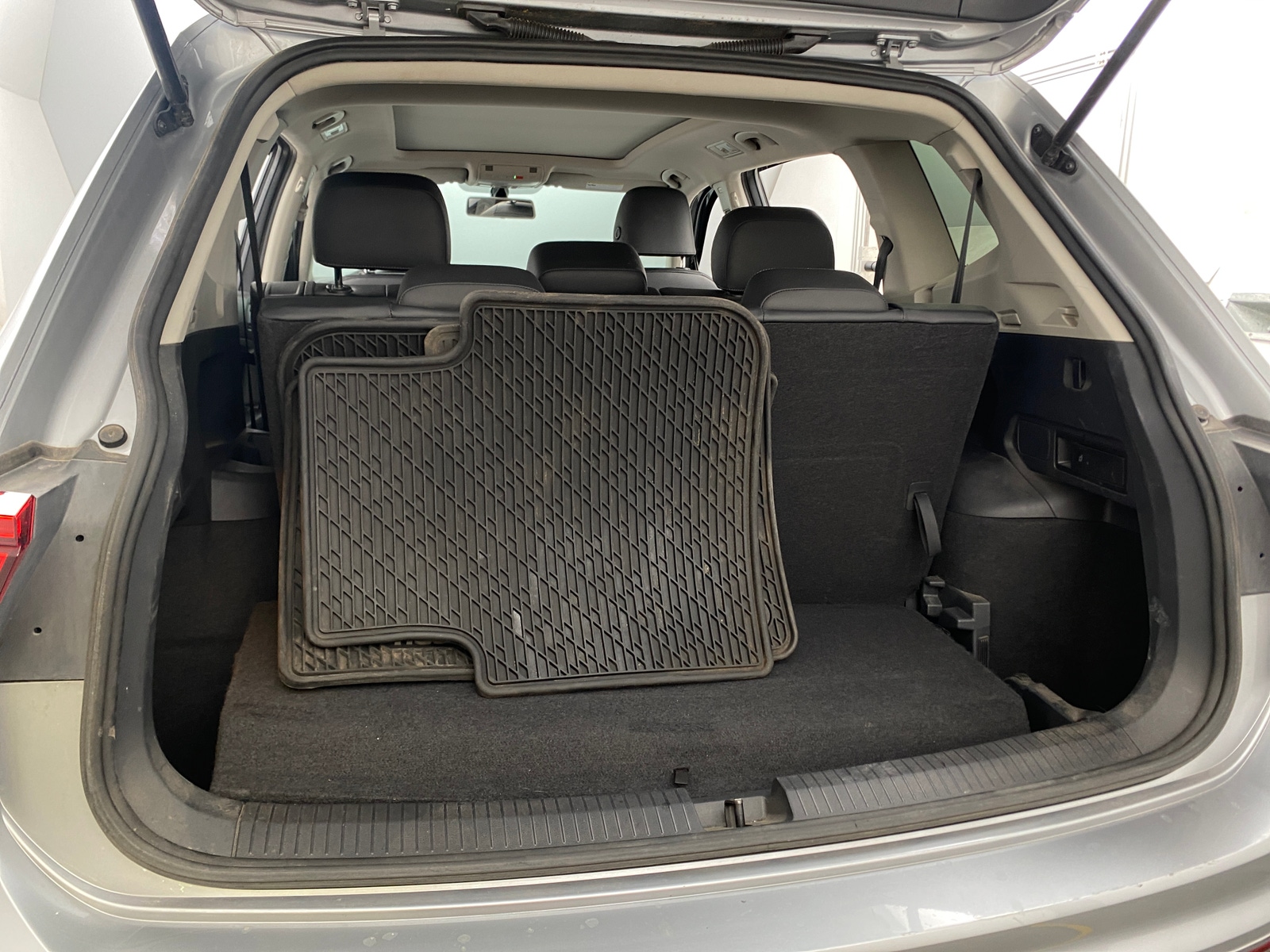 Thumbnail: 2020 Volkswagen Tiguan - 6