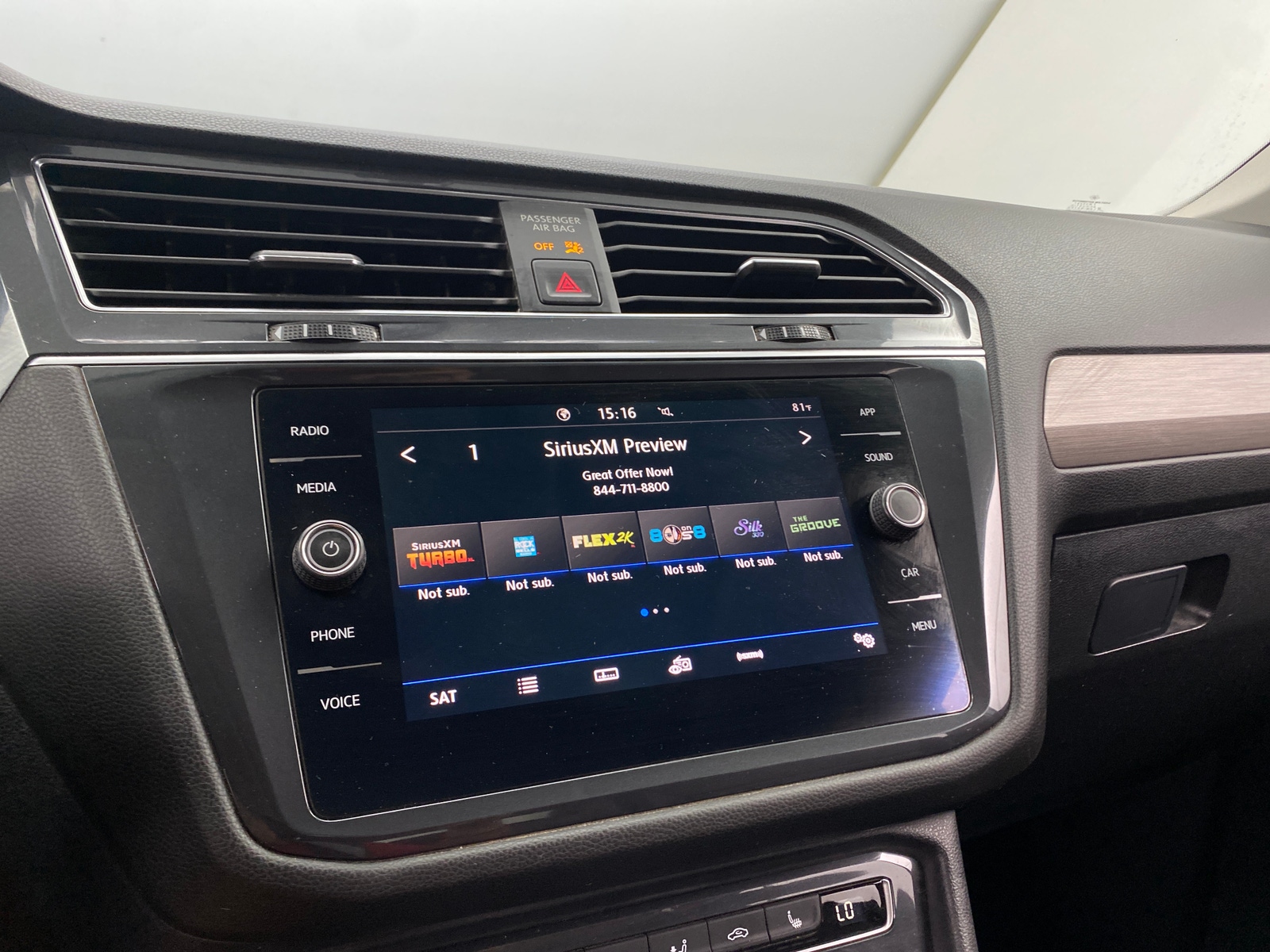 Thumbnail: 2020 Volkswagen Tiguan - 3