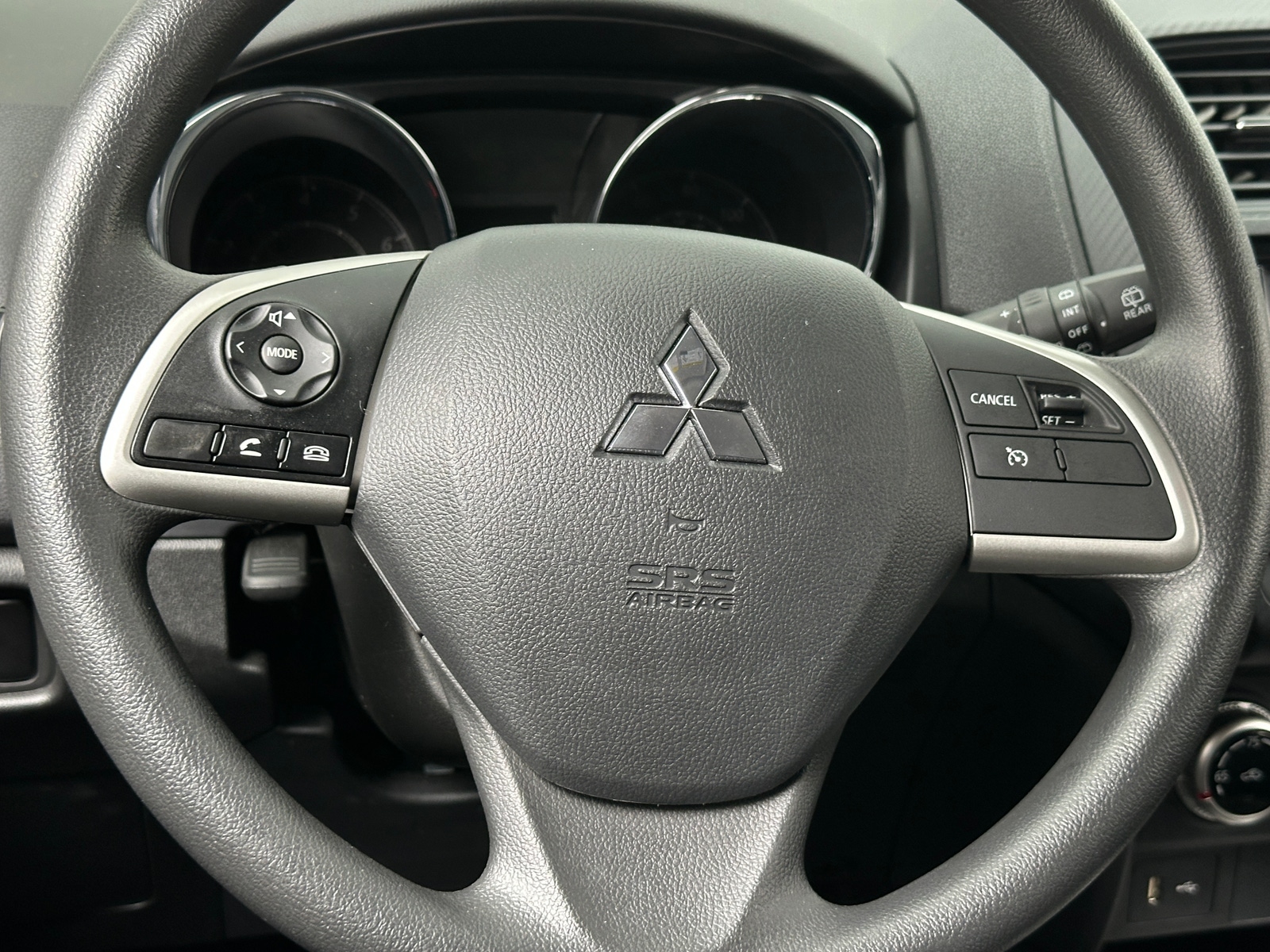 Thumbnail: 2023 Mitsubishi Outlander Sport - 5