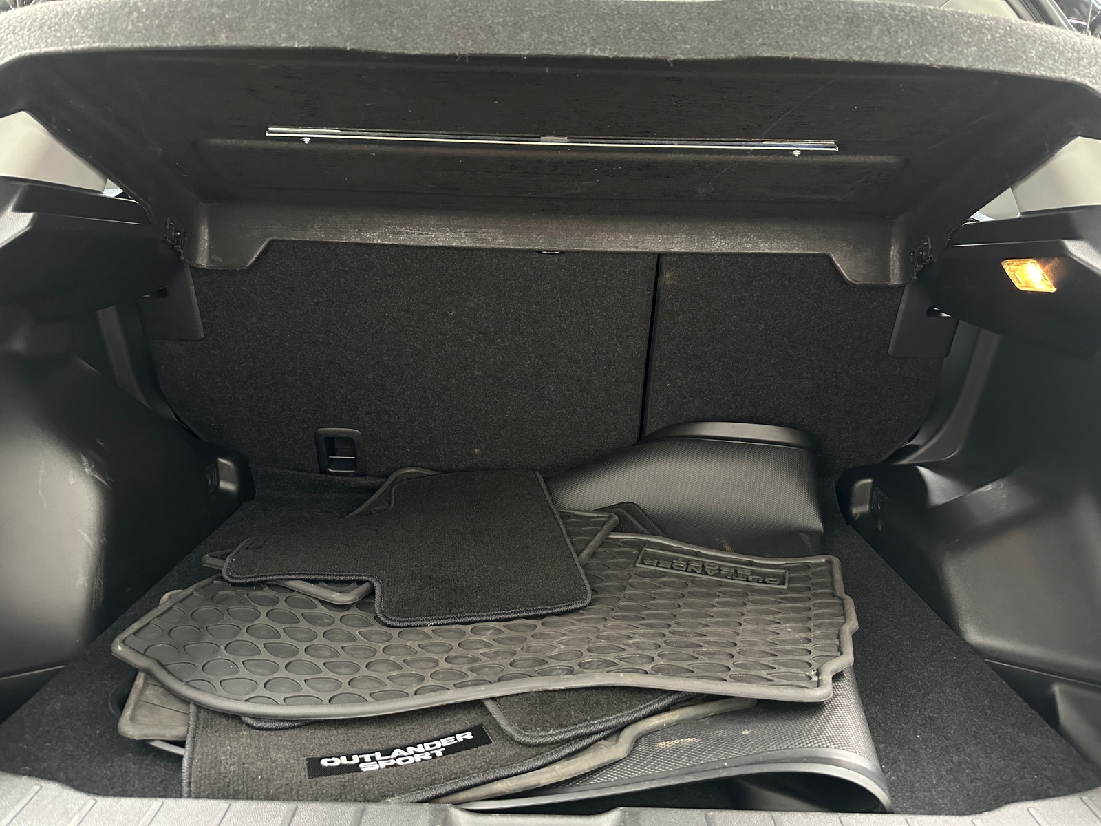 Thumbnail: 2023 Mitsubishi Outlander Sport - 7