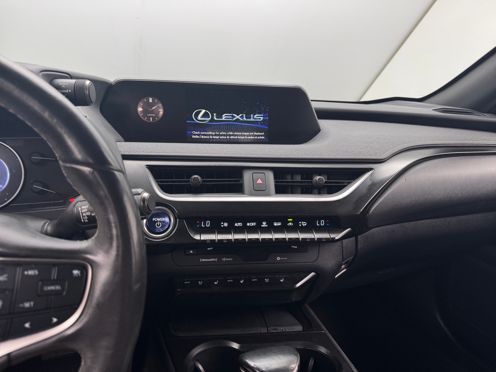 Thumbnail: 2020 Lexus UX - 3