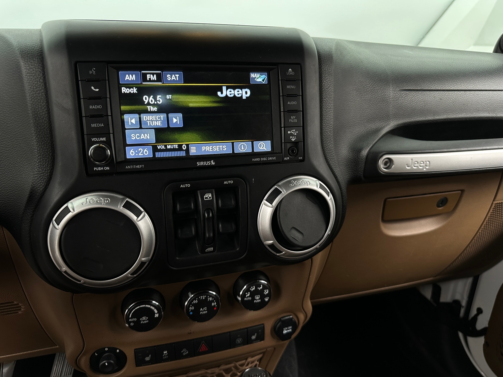 Thumbnail: 2014 Jeep Wrangler - 3