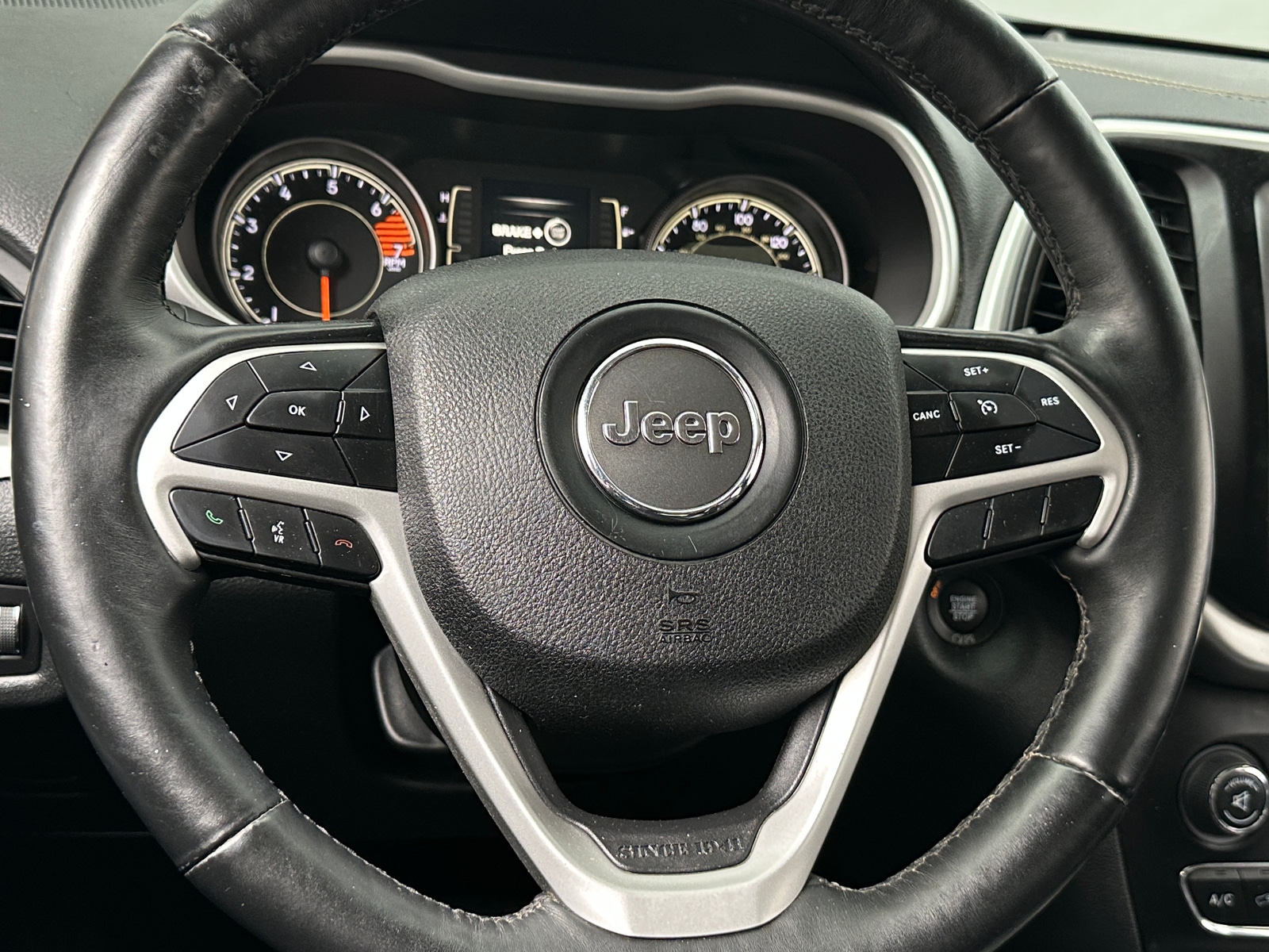 Thumbnail: 2018 Jeep Cherokee - 4
