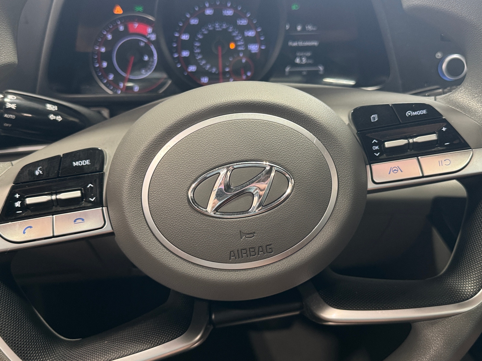 Thumbnail: 2023 Hyundai Elantra - 5