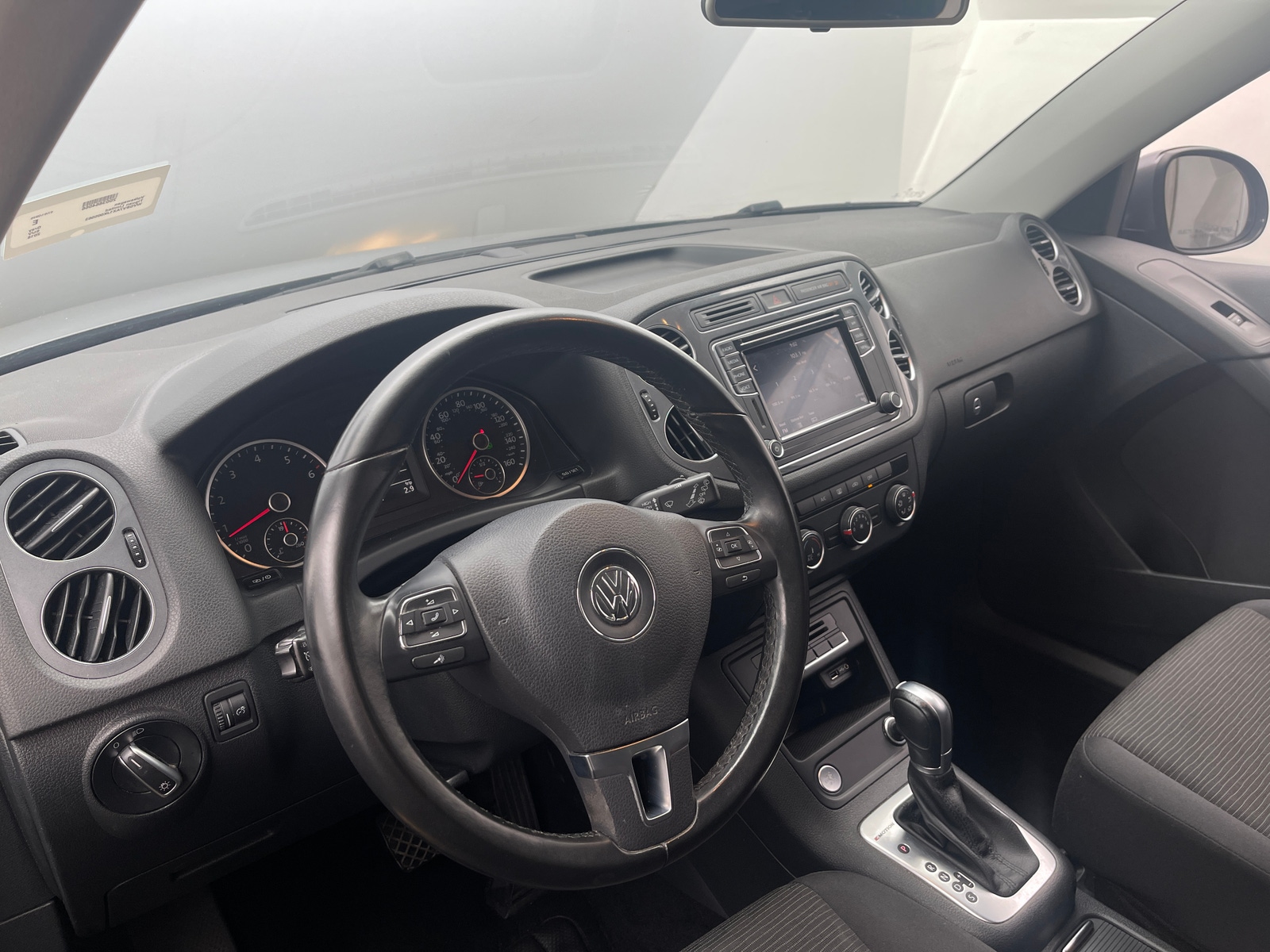 Thumbnail: 2018 Volkswagen Tiguan - 3