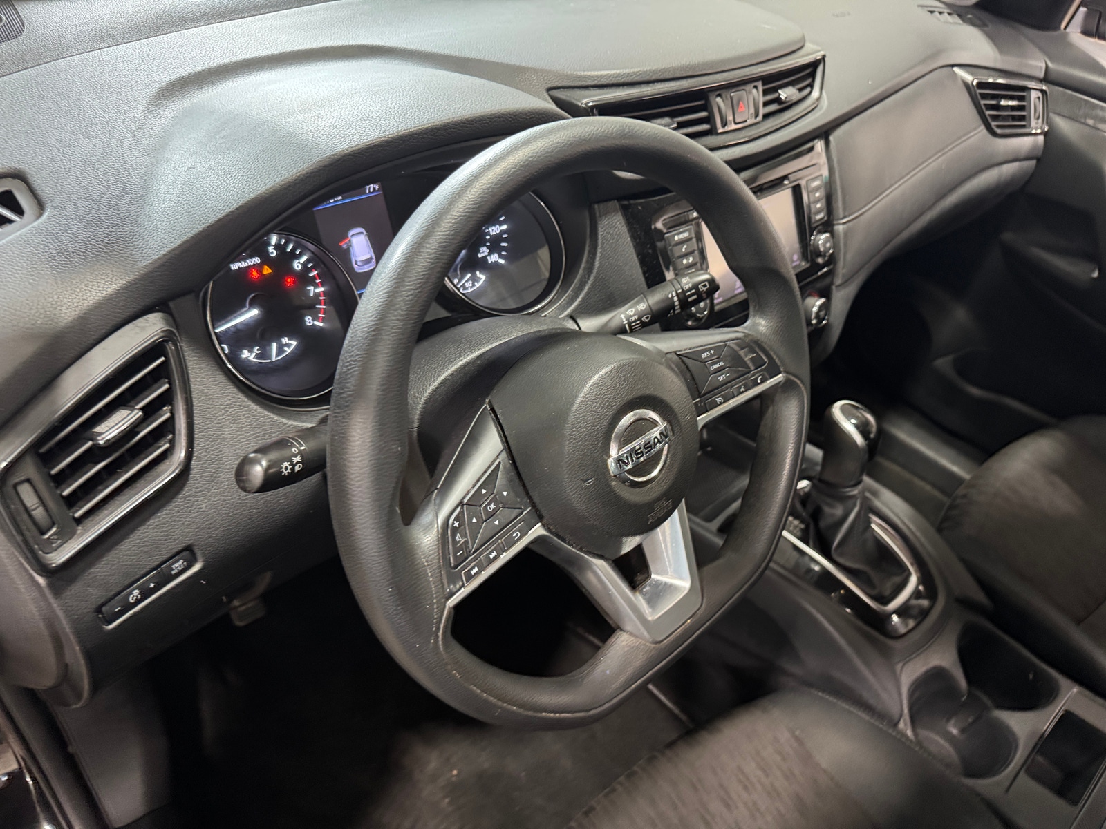 Thumbnail: 2018 Nissan Rogue - 3