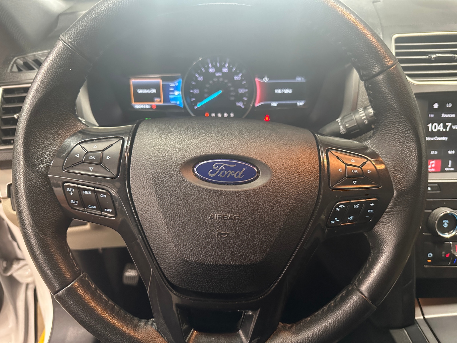 Thumbnail: 2019 Ford Explorer - 5