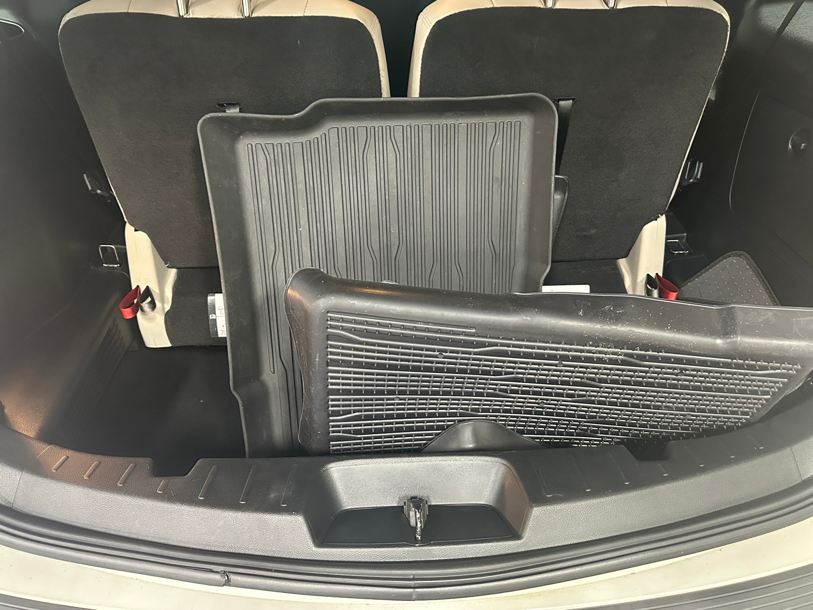 Thumbnail: 2019 Ford Explorer - 7
