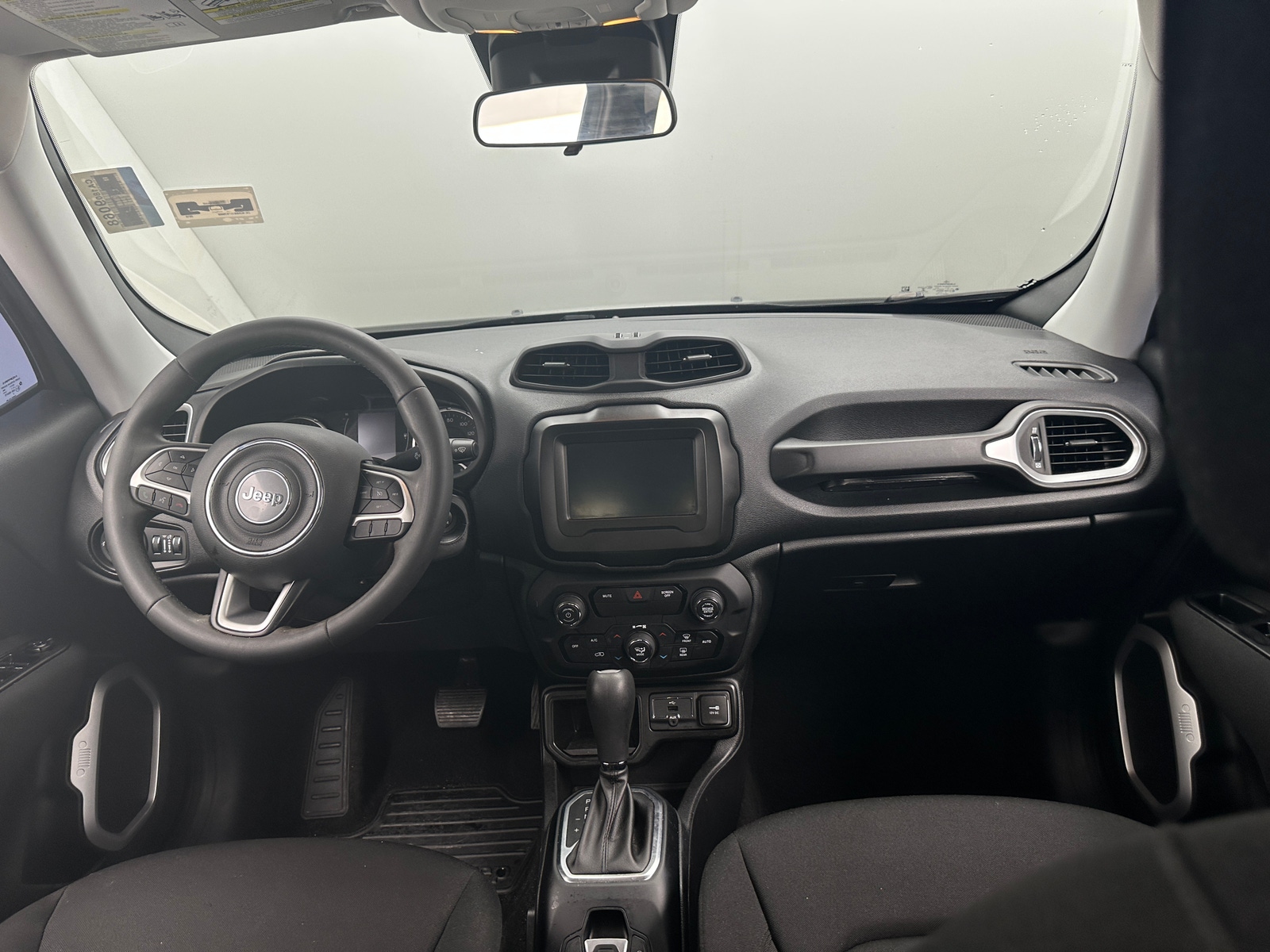 Thumbnail: 2019 Jeep Renegade - 3