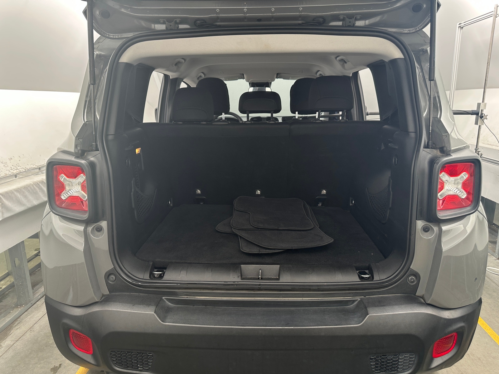 Thumbnail: 2019 Jeep Renegade - 7