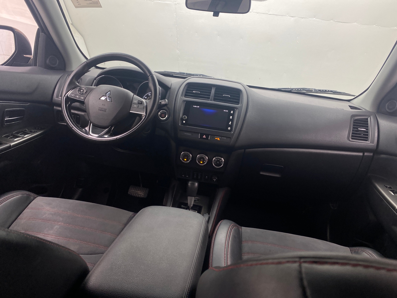 Thumbnail: 2018 Mitsubishi Outlander Sport - 3