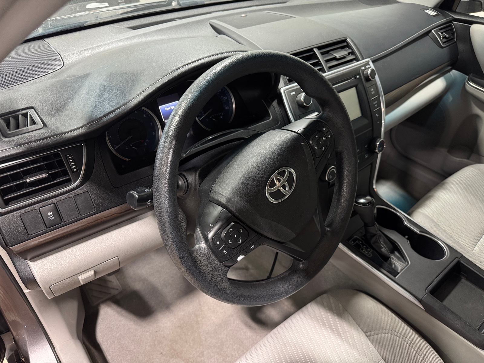 Thumbnail: 2017 Toyota Camry - 3