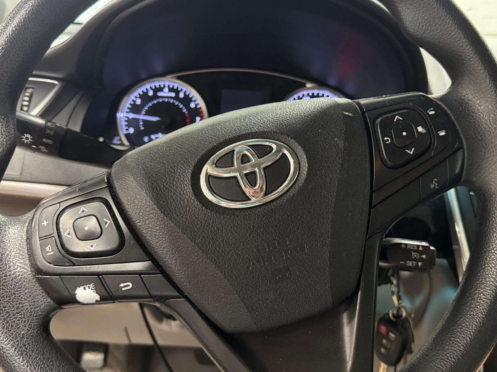 Thumbnail: 2017 Toyota Camry - 5
